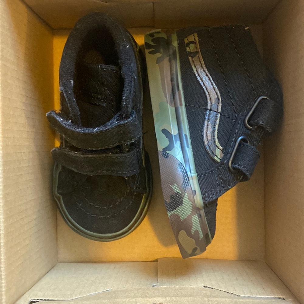 Vans camo and Nike blazers low 4c black